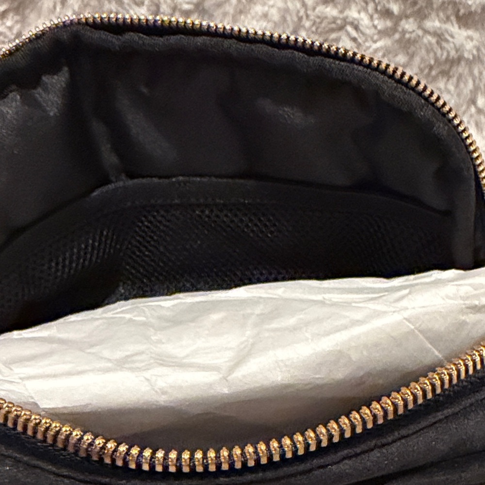 Lululemon Black Quilted Velour Everyday Belt Bag - Picture 6 of 7
